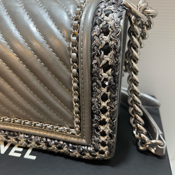 ❌SOLD❌💯Authentic Chanel Boy Chevron Jacket Flap Bag - Picture 4 of 16